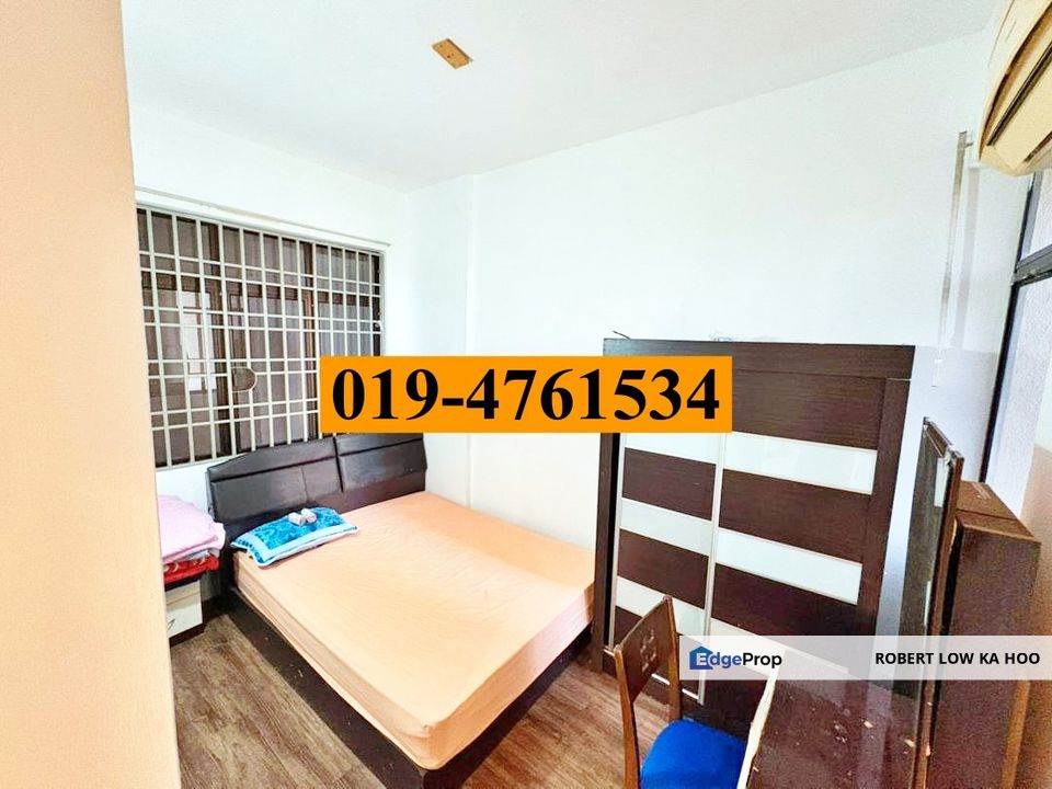 Swimming Pool View : EDEN SEAVIEW Condominium in Batu Ferringhi ( For Rent ), Penang, Batu Ferringhi