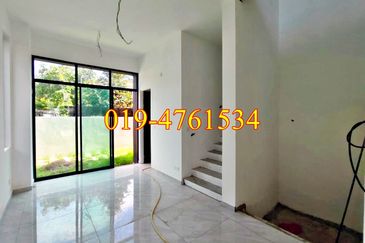 8 Babington Residence