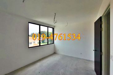 8 Babington Residence