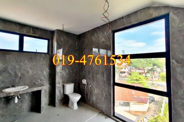 8 Babington Residence