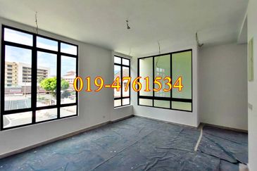 8 Babington Residence