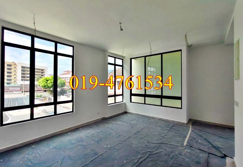 8 Babington Residence