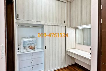 Queens Residences @ Queens Waterfront