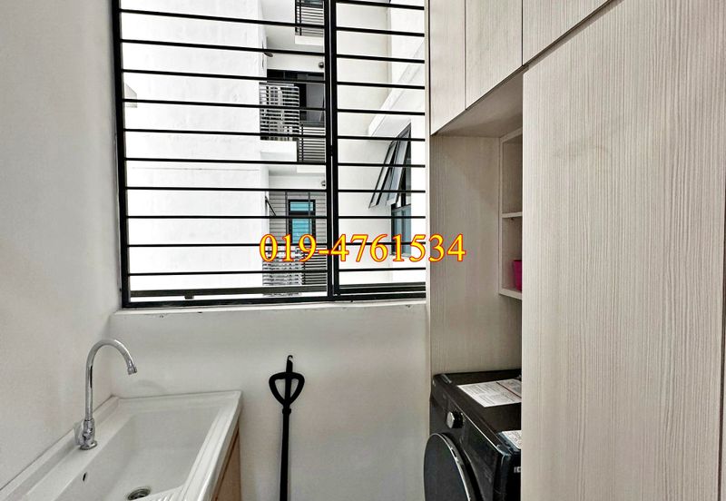 Queens Residences @ Queens Waterfront