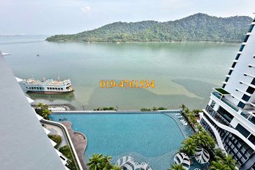 Queens Residences @ Queens Waterfront