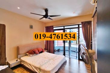 Twin Towers, Ratu Mutiara