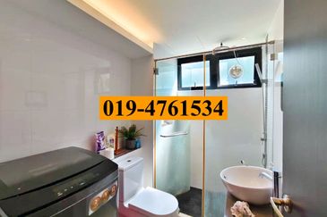 Twin Towers, Ratu Mutiara