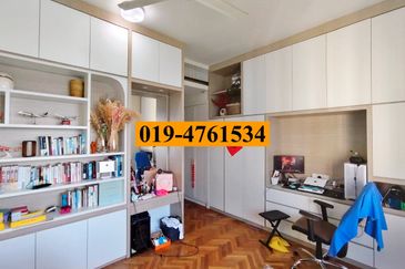 Quayside Seafront Resort Condominium