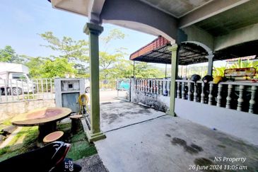 Persiaran Puncak Alam 1 