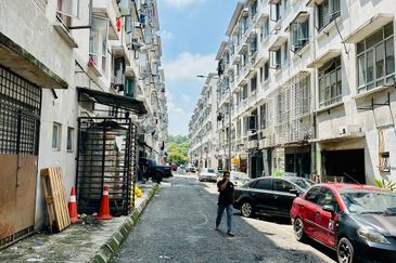 Dataran Otomobil, Seksyen 15