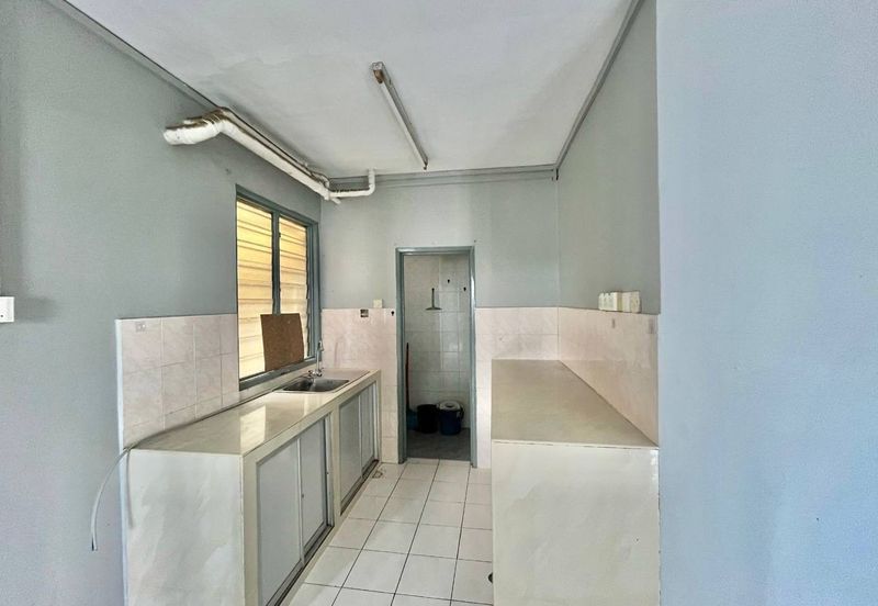 Vista Pinggiran, Taman Pinggiran Putra