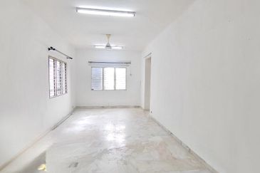 Lily Apartment, Taman Saujana Utama