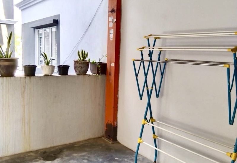 Lily Apartment, Taman Saujana Utama