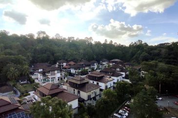 Pangsapuri Kristal (Crystal Tower), Taman Bukit Indah