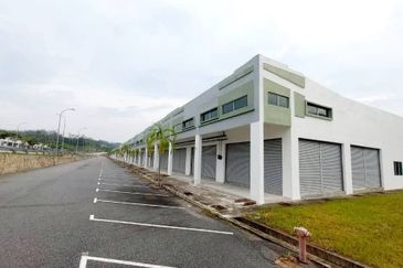 Alor Gajah, Residensi Pr1ma Pulau Sebang Shoplot For Sale