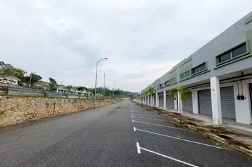 Alor Gajah, Residensi Pr1ma Pulau Sebang Shoplot For Sale