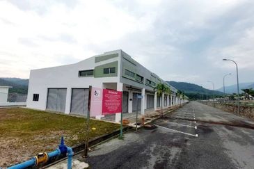 Alor Gajah, Residensi Pr1ma Pulau Sebang Shoplot For Sale