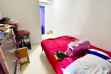 Coner Lot Double Storey Terrace Taman Ruby Dengkil Selangor For Sale