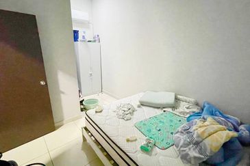 Coner Lot Double Storey Terrace Taman Ruby Dengkil Selangor For Sale