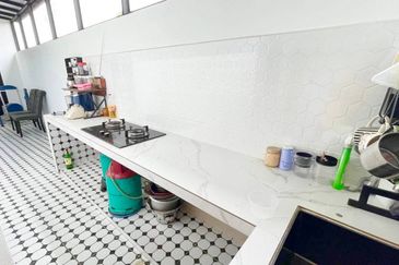 Coner Lot Double Storey Terrace Taman Ruby Dengkil Selangor For Sale