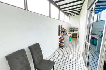 Coner Lot Double Storey Terrace Taman Ruby Dengkil Selangor For Sale