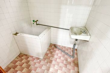 Jalan Bukit Kemuning