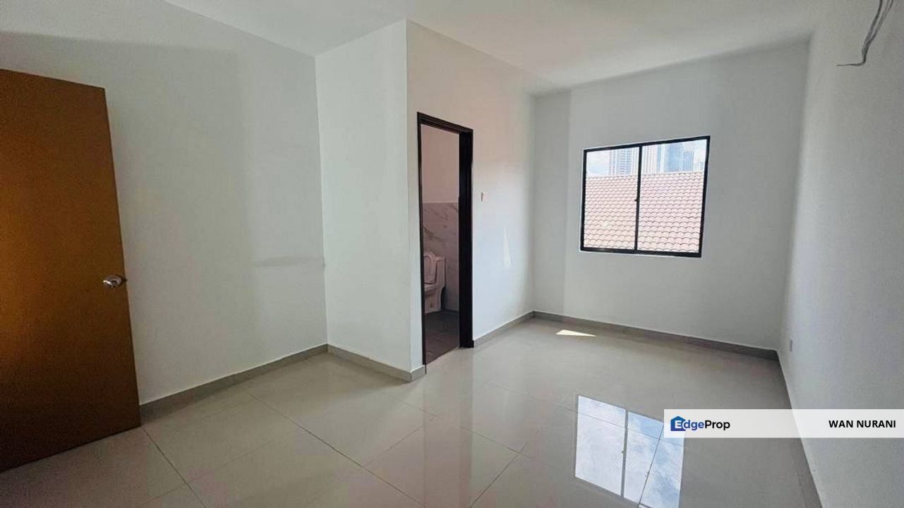 Double Storey Superlink House Seksyen 8 Petaling Jaya Selangor, Selangor, Petaling Jaya