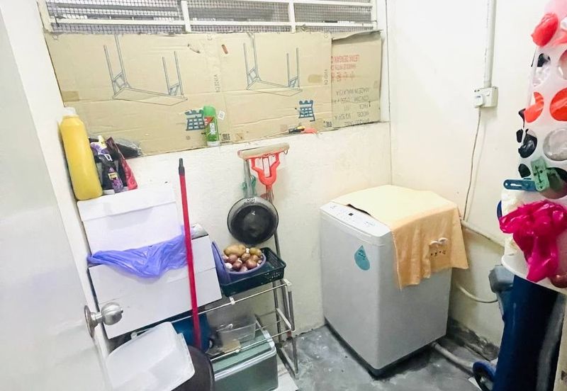 Residensi Bistaria, Ukay Bistari