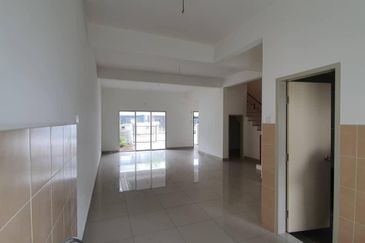 Albury 2, Taman Tasik Senangin