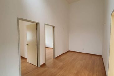 Albury 2, Taman Tasik Senangin