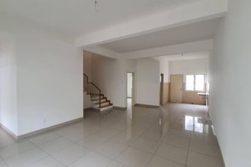 Albury 2, Taman Tasik Senangin