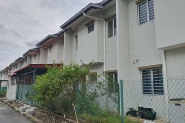 Albury 2, Taman Tasik Senangin