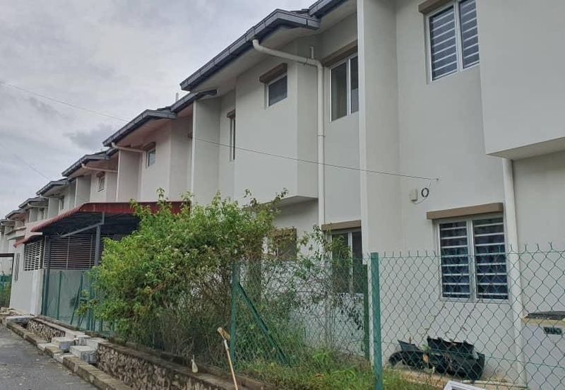 Albury 2, Taman Tasik Senangin