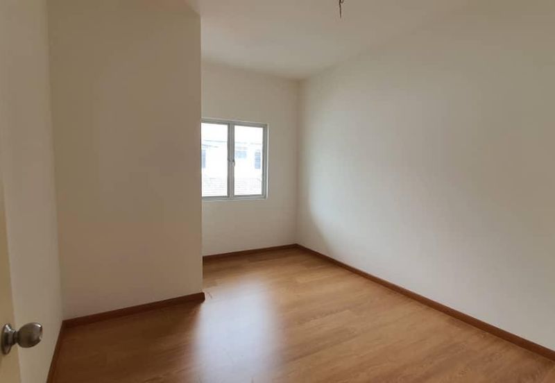 Albury 2, Taman Tasik Senangin