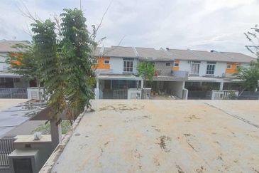 Albury 2, Taman Tasik Senangin