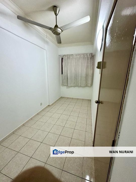 Kantan Court Taman Bukit Serdang Seri Kembangan Selangor For Sale, Selangor, Seri Kembangan