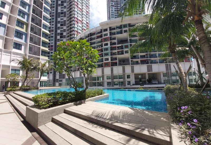 I Residence @ I City