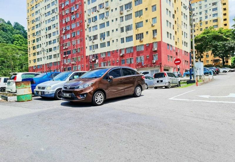 Jelutong Apartment, Selayang Heights