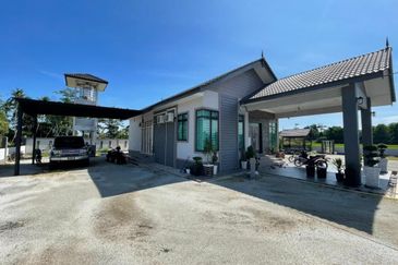 Banglo Setingkat Beserta Tanah 1.25 Ekar Kampung Apal, Besut Terengganu Untuk Di Jual