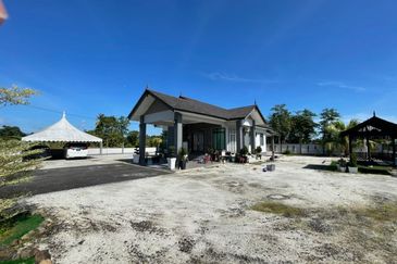 Banglo Setingkat Beserta Tanah 1.25 Ekar Kampung Apal, Besut Terengganu Untuk Di Jual