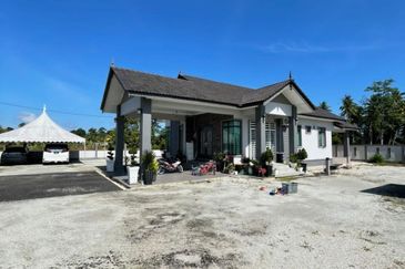 Banglo Setingkat Beserta Tanah 1.25 Ekar Kampung Apal, Besut Terengganu Untuk Di Jual