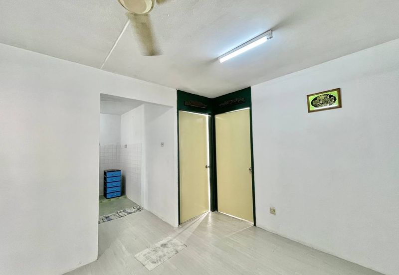 Flat Pandan Jaya Blok L13