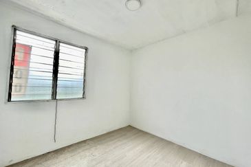 Flat Pandan Jaya Blok L13