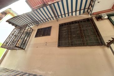 Flat Pandan Jaya Blok L13