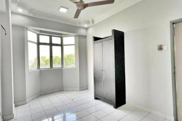 Tasik Heights Apartment
