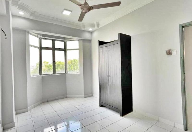 Tasik Heights Apartment