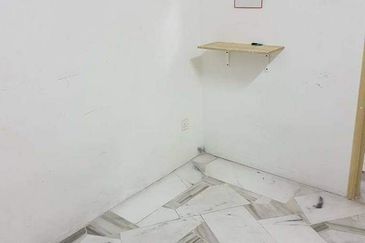 Residensi Warnasari 1