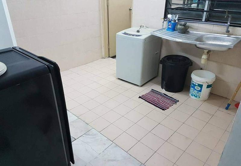 Residensi Warnasari 1