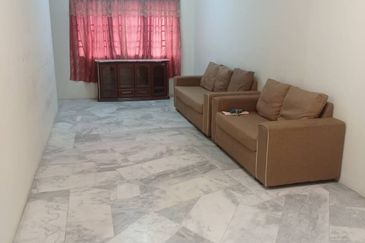 Iris Apartment, Taman Saujana Utama