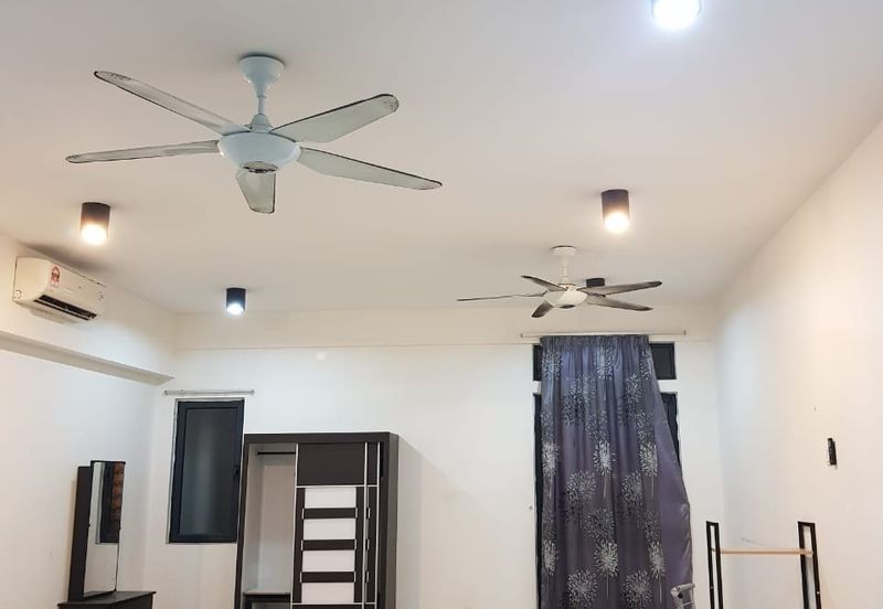 V12 Sovo (Menara Suria)